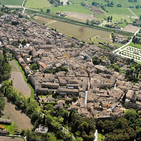 La Corte De' Vasari 3* Bevagna
